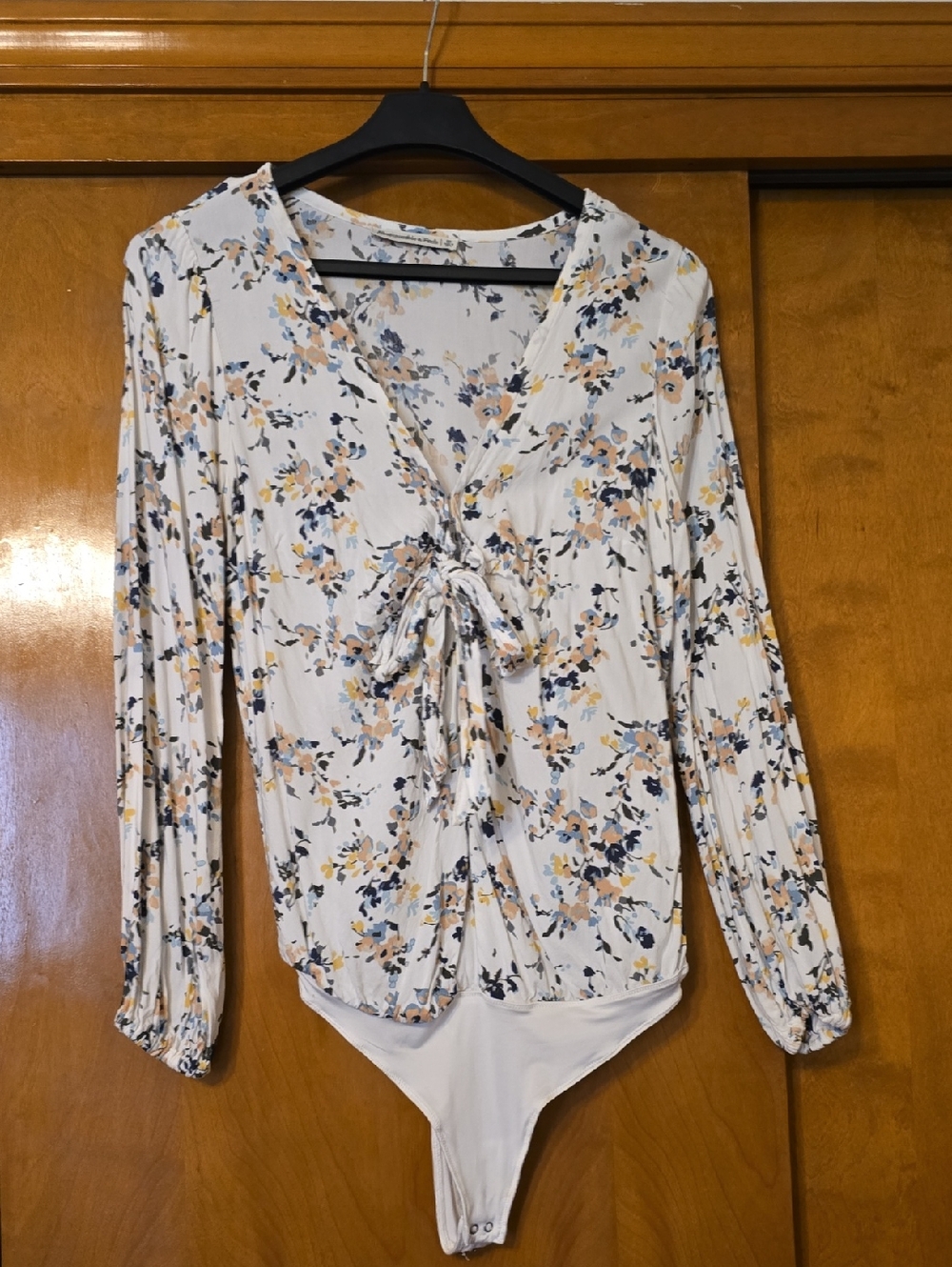 Abercrombie & Fitch White Floral Tie-Front Long Sleeve Bodysuit